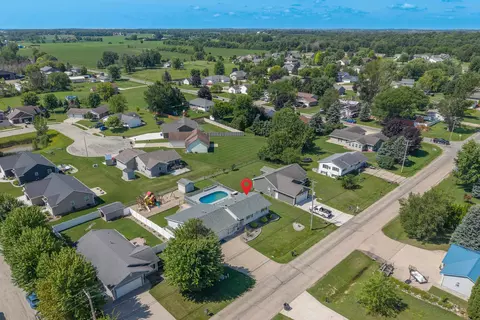 View/Area - 740 E Scott St, Omro, WI 54963 photo 3 of 25