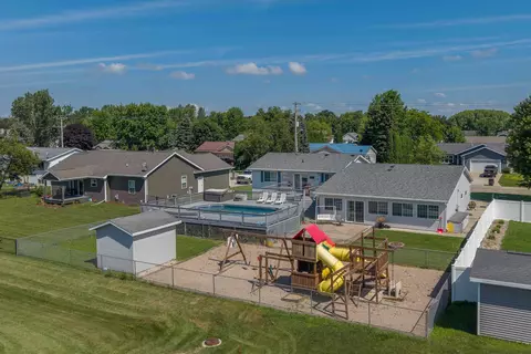 View/Area - 740 E Scott St, Omro, WI 54963 photo 9 of 25