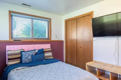 Bedroom - 740 E Scott St, Omro, WI 54963 photo 5 of 7
