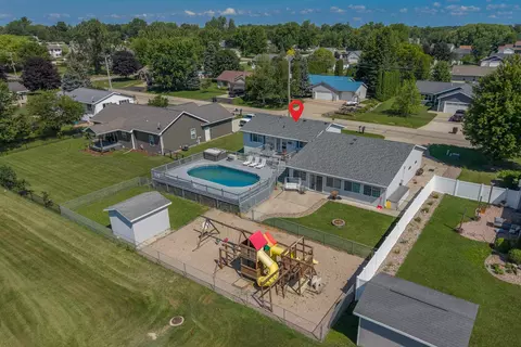 View/Area - 740 E Scott St, Omro, WI 54963 photo 8 of 25
