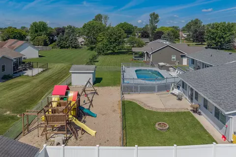 View/Area - 740 E Scott St, Omro, WI 54963 photo 10 of 25