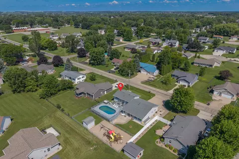 View/Area - 740 E Scott St, Omro, WI 54963 photo 1 of 25