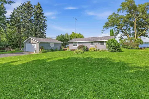 w10300 Sunny Point Road, Beaver Dam, WI 53916