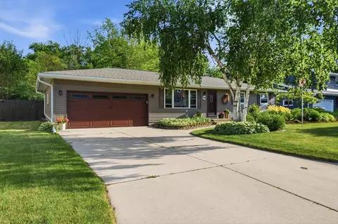1509 Crystal Ln, Sun Prairie, WI 53590