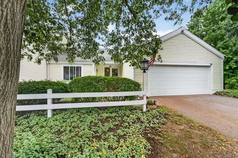 50 Oak Creek Trl, Madison, WI 53717