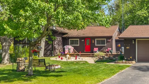 946 Gale Dr, Wisconsin Dells, WI 53965