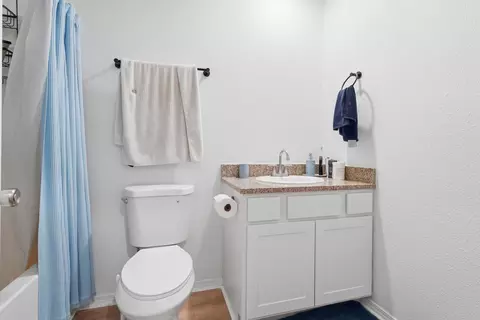 Bath - 708 E Maple Beach Dr, Edgerton, WI 53534 photo 2 of 2