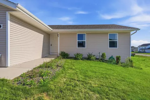 Exterior - 708 E Maple Beach Dr, Edgerton, WI 53534 photo 2 of 3