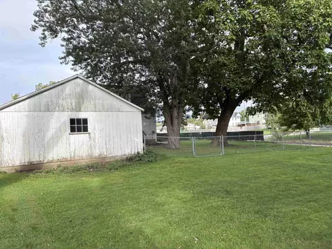 Exterior - 1806 17th Ave, Monroe, WI 53566 photo 3 of 5