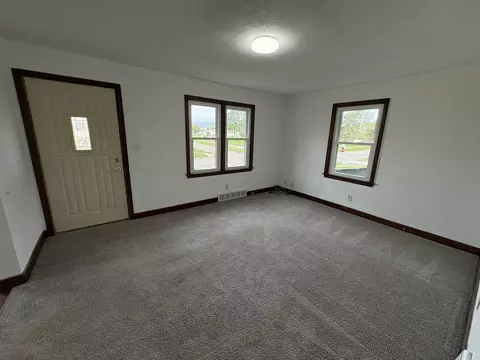 Living - 1806 17th Ave, Monroe, WI 53566 photo 3 of 5