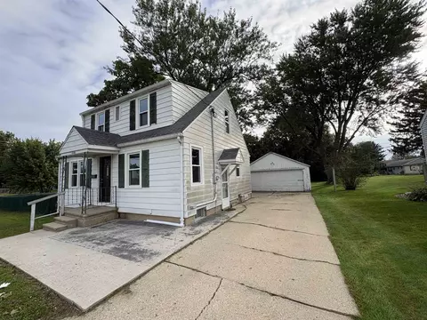 Exterior - 1806 17th Ave, Monroe, WI 53566 photo 2 of 5