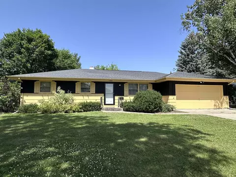 1109 Ontario Dr, Janesville, WI 53545