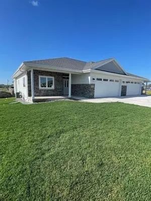 825-827 Vineyard Ct, Cambridge, WI 53523