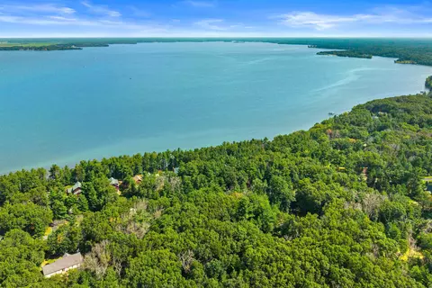 1813 Badger Ct, Arkdale, WI 54613