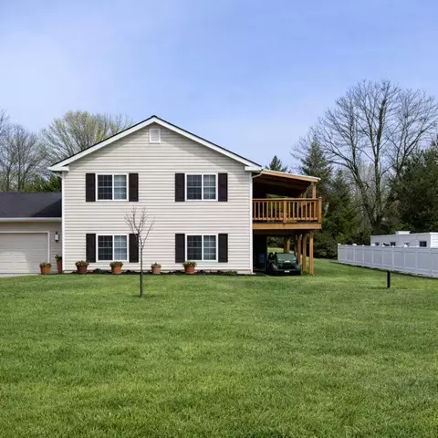 906 Golden Dr, Wisconsin Dells, WI 53965