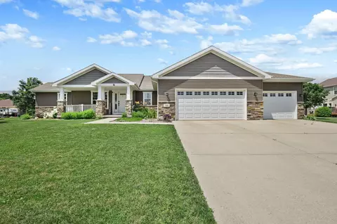 100 Farwell Dr, Cottage Grove, WI 53527