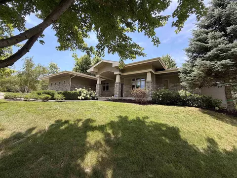 3091 Edenberry St, Fitchburg, WI 53711