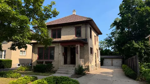 306 Edgewater St, Portage, WI 53901