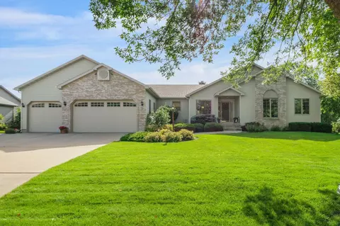 933 Chalfont Dr, Sun Prairie, WI 53590