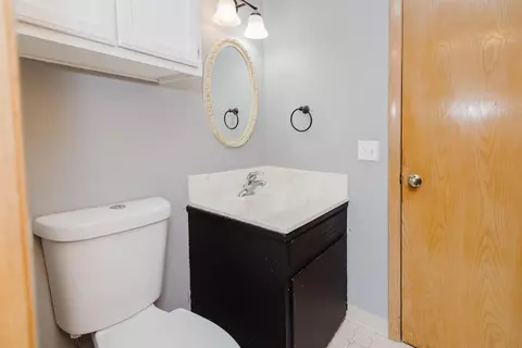 Bath - 1422 Ellen Ave, Madison, WI 53716 photo 1 of 3