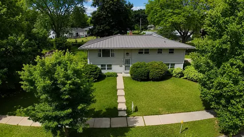 View/Area - 1422 Ellen Ave, Madison, WI 53716 photo 4 of 6