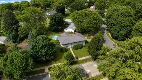 View/Area - 1422 Ellen Ave, Madison, WI 53716 photo 2 of 6