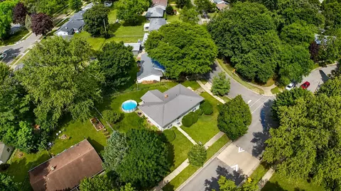 View/Area - 1422 Ellen Ave, Madison, WI 53716 photo 6 of 6