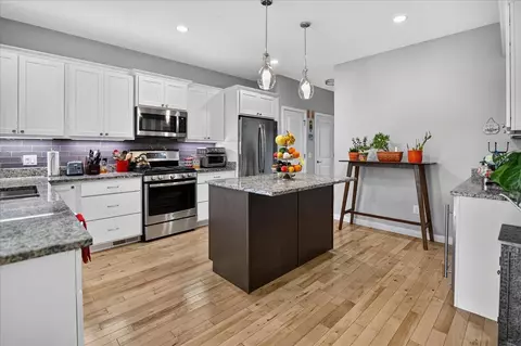 Kitchen - 6803 Conservancy Plz, Deforest, WI 53532 photo 3 of 7