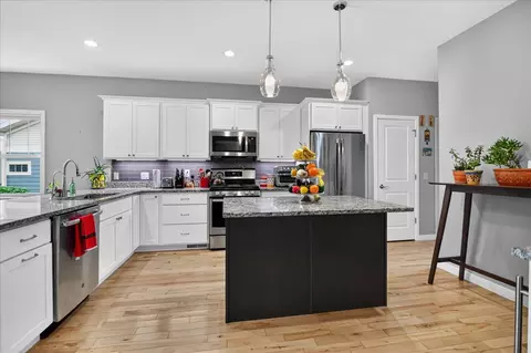 Kitchen - 6803 Conservancy Plz, Deforest, WI 53532 photo 4 of 7