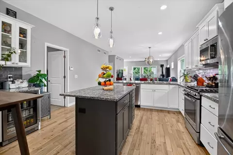 Kitchen - 6803 Conservancy Plz, Deforest, WI 53532 photo 6 of 7