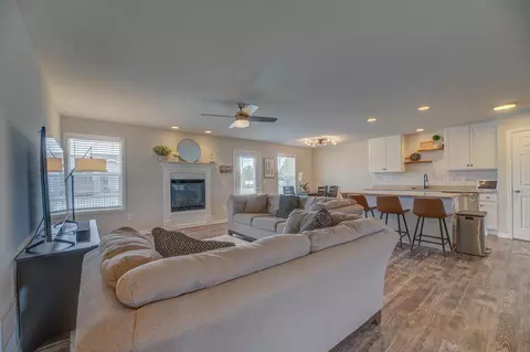 Living - 2215 Red Barn Ln, Beloit, WI 53511 photo 1 of 3