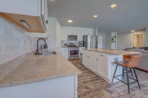 Kitchen - 2215 Red Barn Ln, Beloit, WI 53511 photo 2 of 4