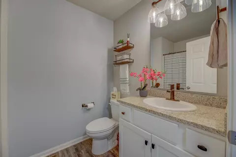 Bath - 2215 Red Barn Ln, Beloit, WI 53511 photo 1 of 1