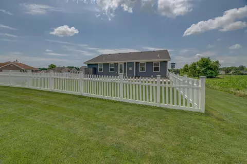 Exterior - 2215 Red Barn Ln, Beloit, WI 53511 photo 4 of 7