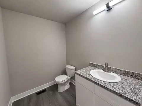 Bath - 6702 Warner Farm Dr, Deforest, WI 53532 photo 2 of 3