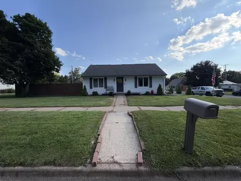 322 W Dewey St, Cassville, WI 53806