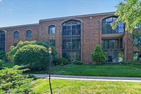 325 S Yellowstone Dr #227, Madison, WI 53705
