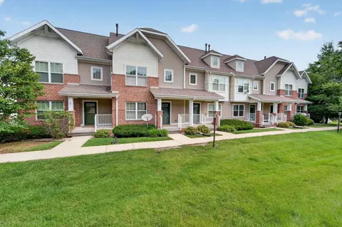 707 Cricket Ln #5, Middleton, WI 53562