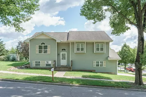 6901 Fieldwood Rd, Madison, WI 53718
