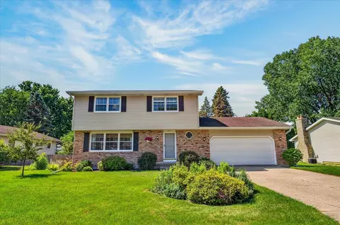 5749 Richmond Dr, Fitchburg, WI 53719