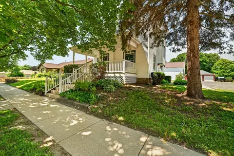 Exterior - 1617 16th Ave, Monroe, WI 53566 photo 6 of 12