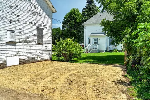 Exterior - 1617 16th Ave, Monroe, WI 53566 photo 10 of 12