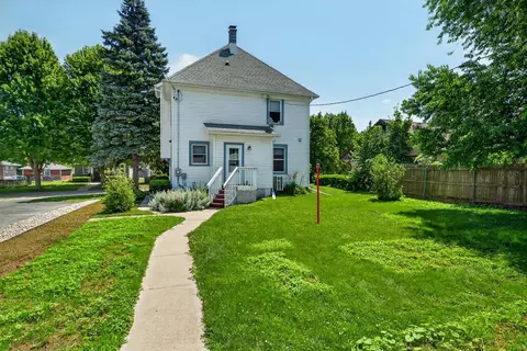Exterior - 1617 16th Ave, Monroe, WI 53566 photo 8 of 12