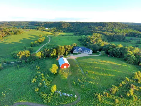4526 County Road Q Rd, Dodgeville, WI 53533