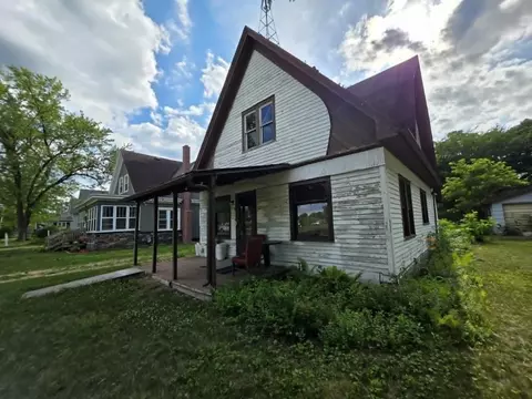 225 S Linden St, Adams, WI 53910