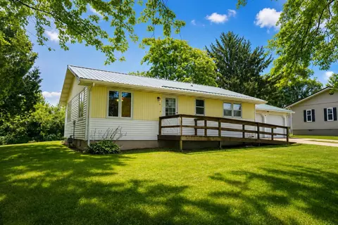 226 W 1st St, Gays Mills, WI 54631
