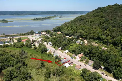 337 Spring St, Lynxville, WI 54626