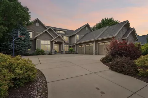 9913 Shadow Ridge Trl, Middleton, WI 53562