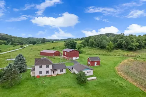 33606 Owl Ave, Elroy, WI 53929