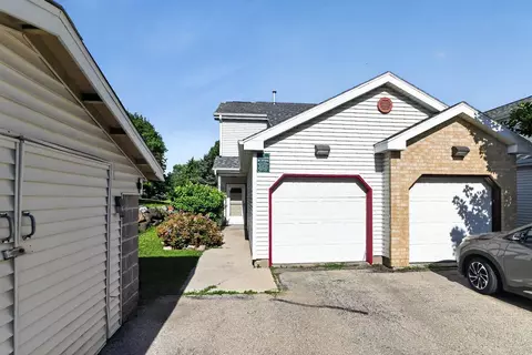 952 Rockefeller Ln, Madison, WI 53704